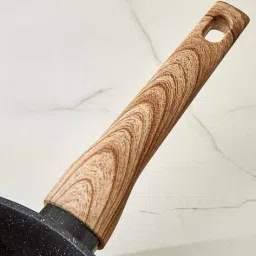 home centre Elbury Hatchel Non-Stick Wok image 4