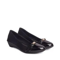xe looks Women Slip-On Heeled Wedges image 4
