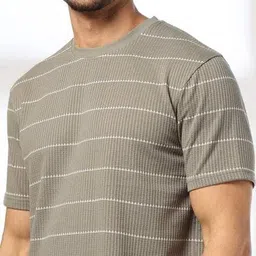 teamspirit Men Invertee Thin Striped Regular Fit Crew-Neck T-Shirt image 4