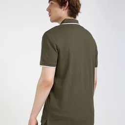tommy hilfiger Men Regular Fit T-shirt    image 4
