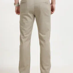 never neud Men Relaxed Fit Flat-Front Pants image 4