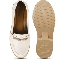 padchin Women Moccasins with Synthetic Upper image 4