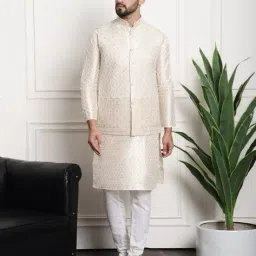 sojanya Floral Woven Nehru Jacket image 4