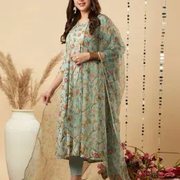 svaraa Women Printed Anarkali Kurta Set image 4