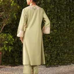 lakshita Women Embroidered Straight Kurta Set image 4