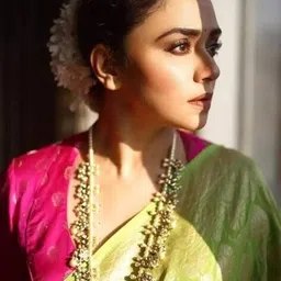 revangi Women Woven Saree with Contrast Border image 4