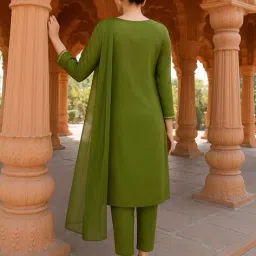 besucher Women Embroidered Straight Kurta Set with Dupatta  image 4