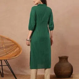kami kubi Women Embroidered Straight Kurta image 4