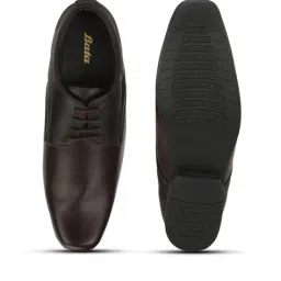 bata Men Regular Fit Formal Shoes with Lace Fastening image 4