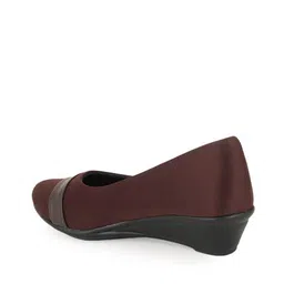 mijas Women Round-Toe Slip-On Wedges image 4