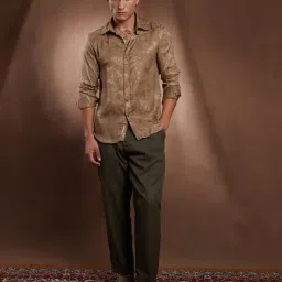 campus sutra Men Regular Fit Shirt with Spread Collar image 4