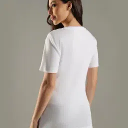 tommy hilfiger Women Fave Core Regular Fit V-Neck T-Shirt image 4