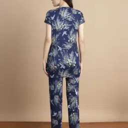 jinfo Women Abstract Knitted Top & Pyjamas Set image 4