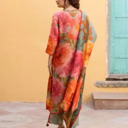 ishin Women Embroidery Straight Kurta Set image 4