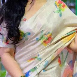 svaraa Women Kashmiri Paisley Printed Cotton Blend Saree  image 5