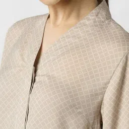van heusen Women Regular Fit Printed Shirt with Kimono Collar image 5