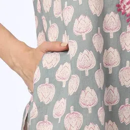 siyahi Women Floral Print Cotton Straight Kurta image 5