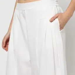 yousta Women Wide-Leg Flat-Front Trousers image 5