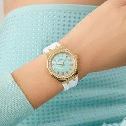 guess Women Analogue Watch image 5