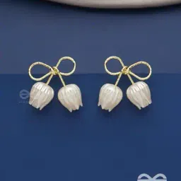 everstylish Women Infinity with Pearl Roses Stud Earrings image 5