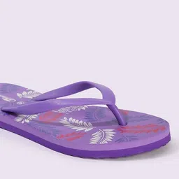 frisbee Women Printed Thong-Strap Flip-Flops image 5