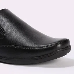 schumann Men Plain-Toe Slip-On Shoes image 5