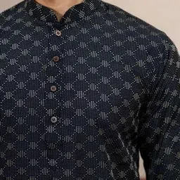 koshin Men Paisley Regular Fit Long Kurta with Mandarin Collar image 5