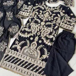 piludi Women Embroidered Straight Kurta with Pants & Dupatta image 5