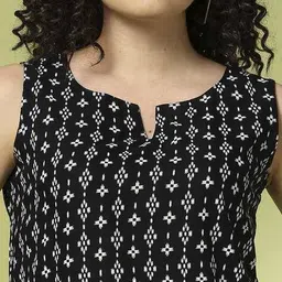 acai Women Printed Relaxed Fit Top image 5