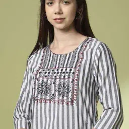 acai Women Striped Round-Neck Straight Kurta image 5