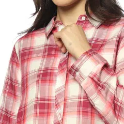 dnmx Women Checks Relaxed Fit Shirts image 5