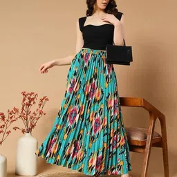 zwerlon x ag Women Geometric Print Pleated A-Line Skirt image 5
