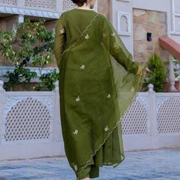 kiana house of fashion Women Embroidered A-Line Kurta Set with Dupatta image 5