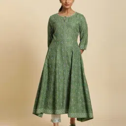 Women Floral Print A-Line Kurta image 5