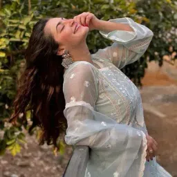 nyrika Women Embroidered Straight Kurta Set image 5