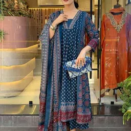 svaraa Women Floral Print A-Line Flared Kurta Set image 5