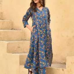 gorgone Women Leaf Print A-Line Kurta Set image 1