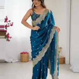 ri-wah Women Embellished Saree with Scalloped Border-picture-38