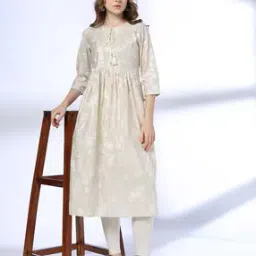Women Floral Print Flared Kurta-image-6