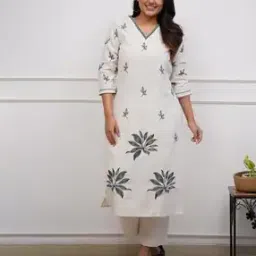 royal export x ag Women Embroidery Kurta Set-picture-44