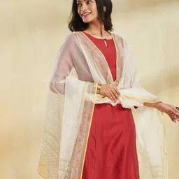 fabindia Women Dupatta with Contrast Border image 1