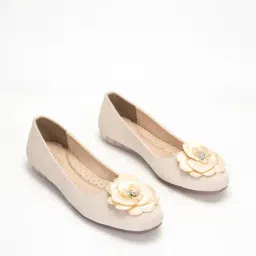 scentra Women Casual Shoes with Synthetic upper image 1