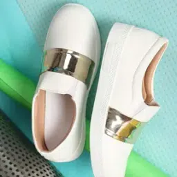 Women Low-Top Slip-On Shoes-image-0