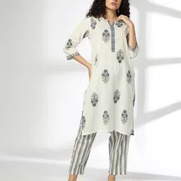 avaasa mix n' match Women Floral Print Straight Kurta with Pants Set-picture-37
