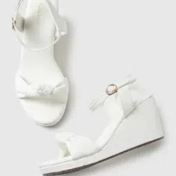 marc loire Reptilian Pattern Wedges with Knot Accent-picture-10