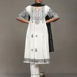 ritu kumar Embroidered Kurta with Pants & Dupatta-picture-39