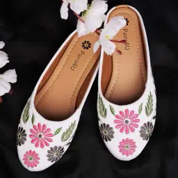 pairs4u Women Embroidered Round-Toe Mules image 1