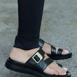 eego italy Toe-Ring Sandals with Buckle Detail-picture-12