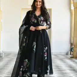 quelea Women Floral Print Flared Kurta Suit Set-picture-25