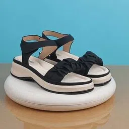 mochi Women Sling-back Sandals with Synthetic Upper-picture-16